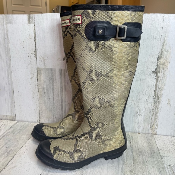 Hunter Carnaby Snake Python Print Rain Boots Sz 6M / 7W - Picture 1 of 9